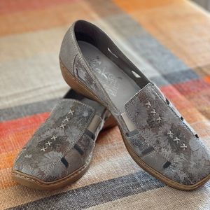 Rieker Antistress shoes size 10.